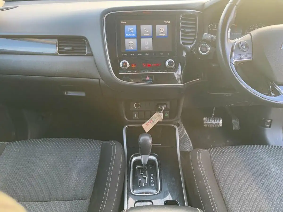 2021-mitsubishi-outlander-20-design-big-9