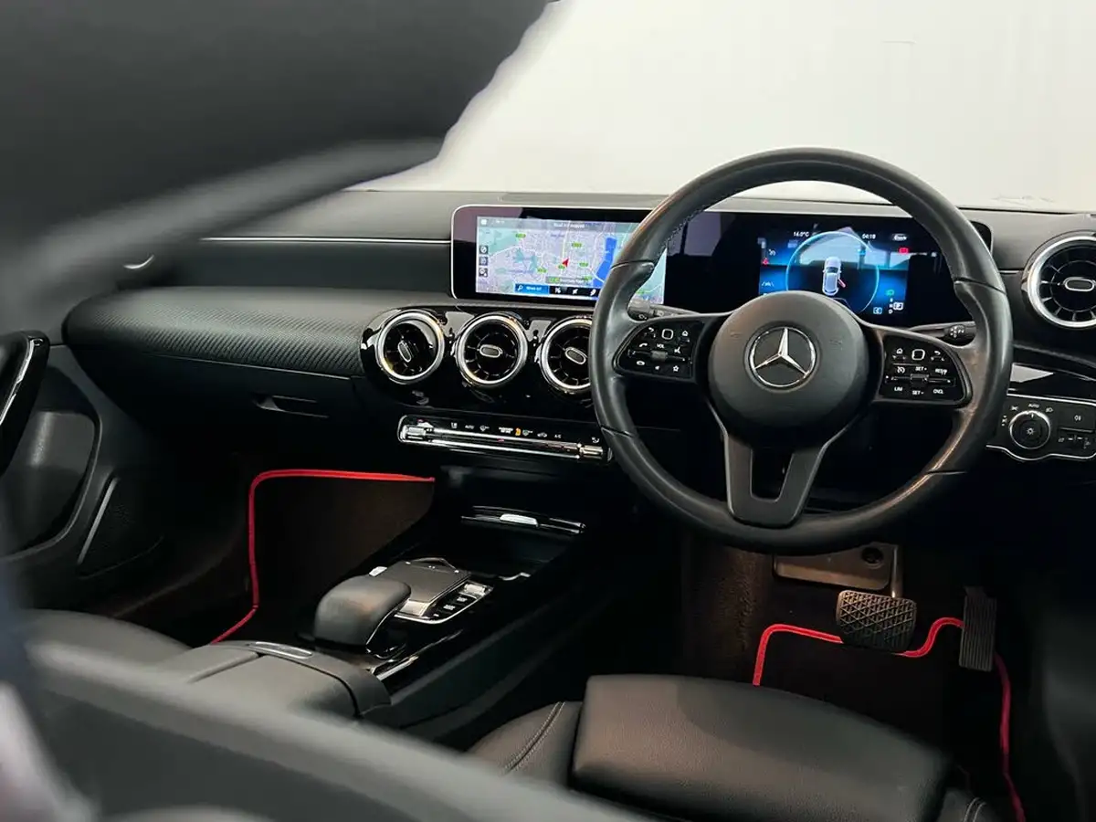 2019-mercedes-benz-a-class-13-a180-se-executive-7g-dct-big-18
