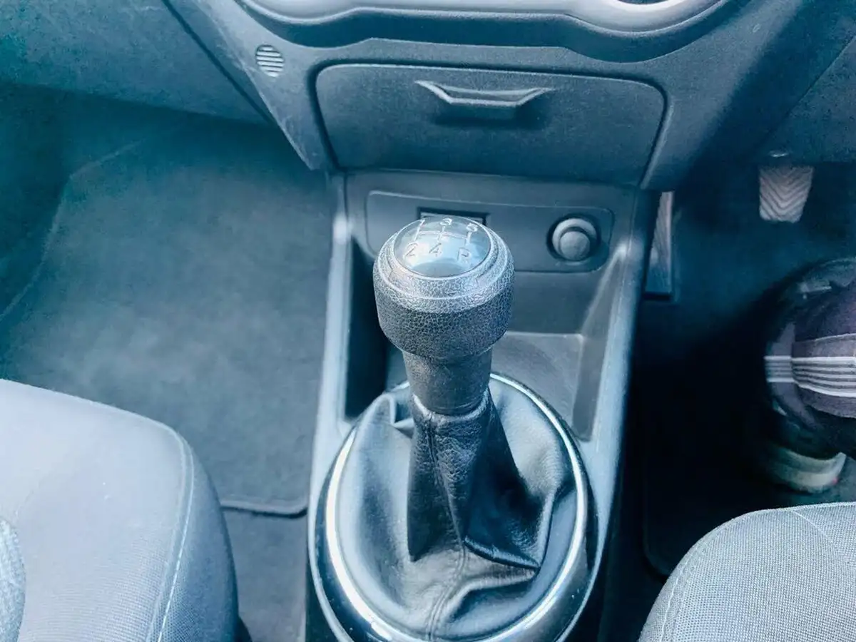 2012-hyundai-i20-12-classic-5d-big-9