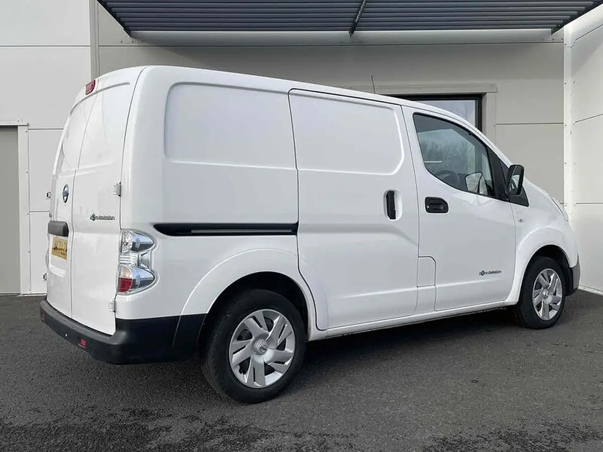 2021-nissan-env200-e-visia-panel-van-auto-big-10