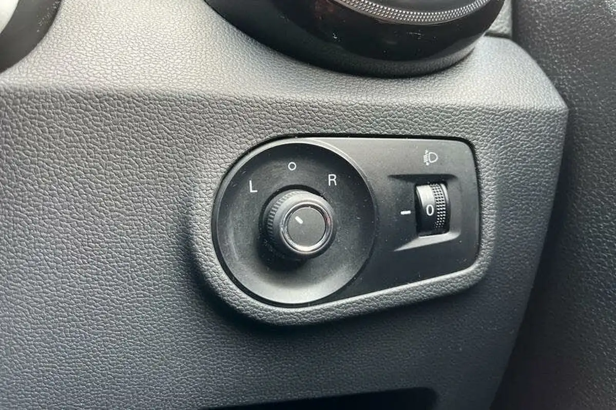 2018-mg-zs-suv-15-vti-tech-exclusive-big-31