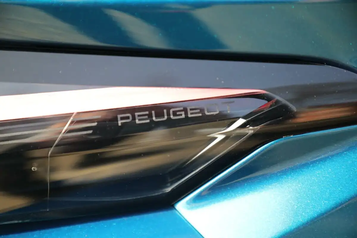 2023-peugeot-408-16-puretech-gt-225ps-big-9