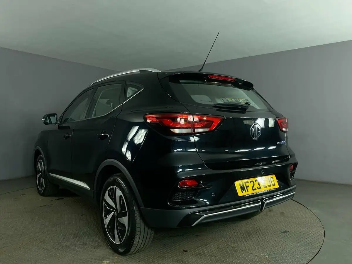 2023-mg-zs-suv-e-trophy-ev-176ps-big-5