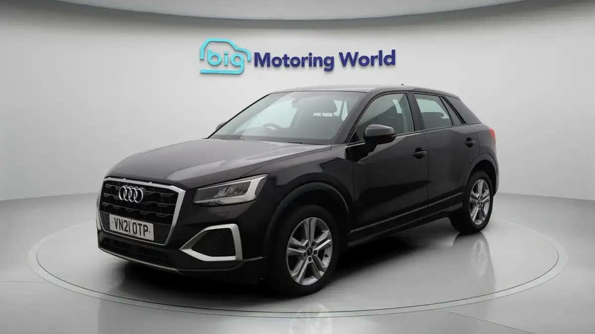 2021-audi-q2-10-30-tfsi-sport-big-3