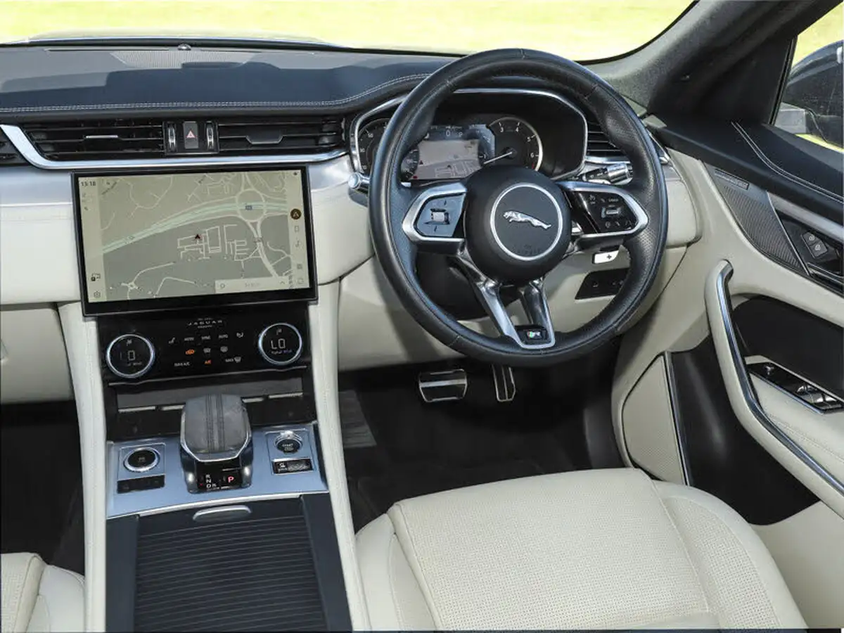 2022-jaguar-f-pace-20-p250-r-dynamic-se-big-6