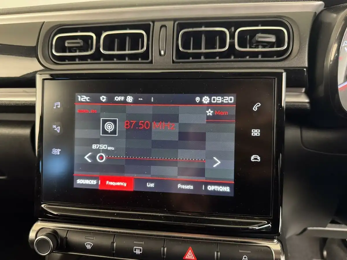2023-citroen-c3-12-puretech-plus-110ps-eat6-big-39