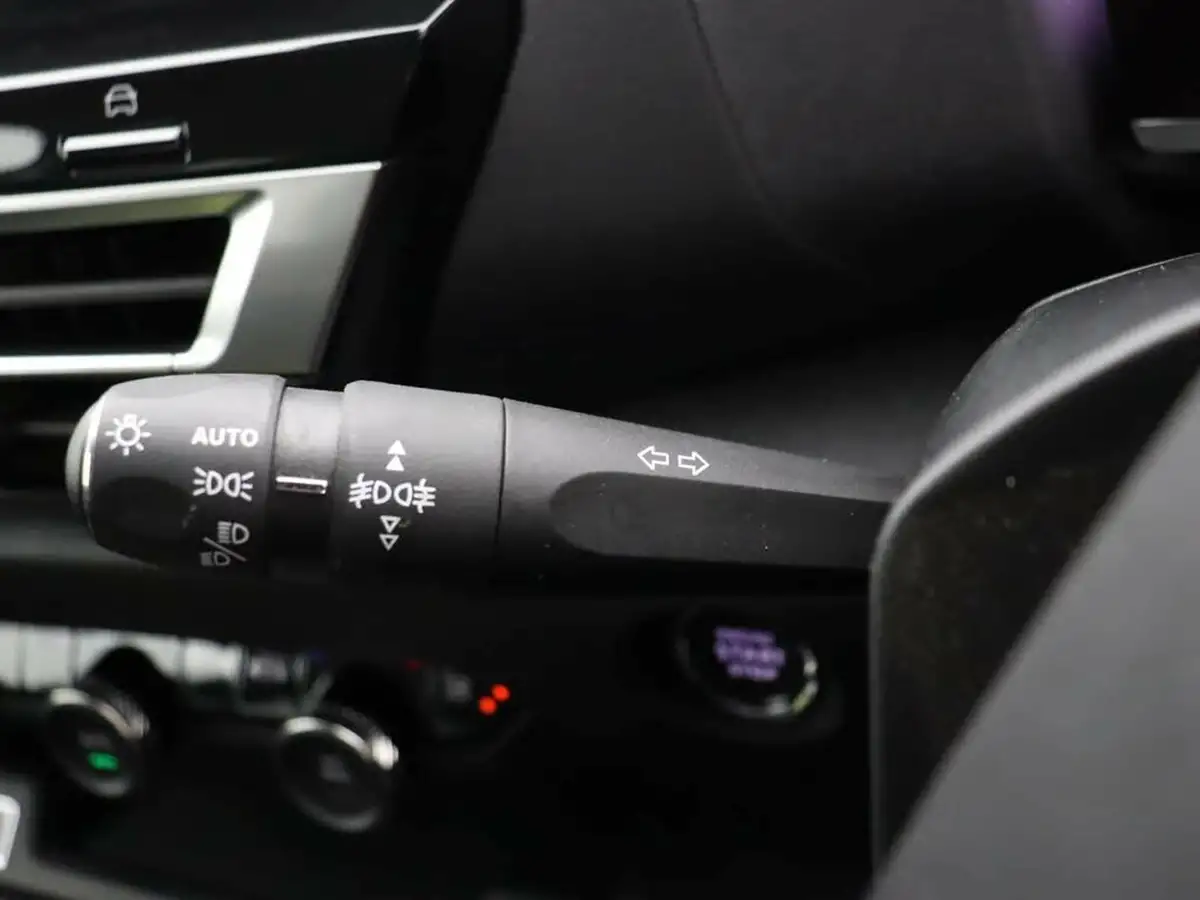 2024-citroen-c4-big-47