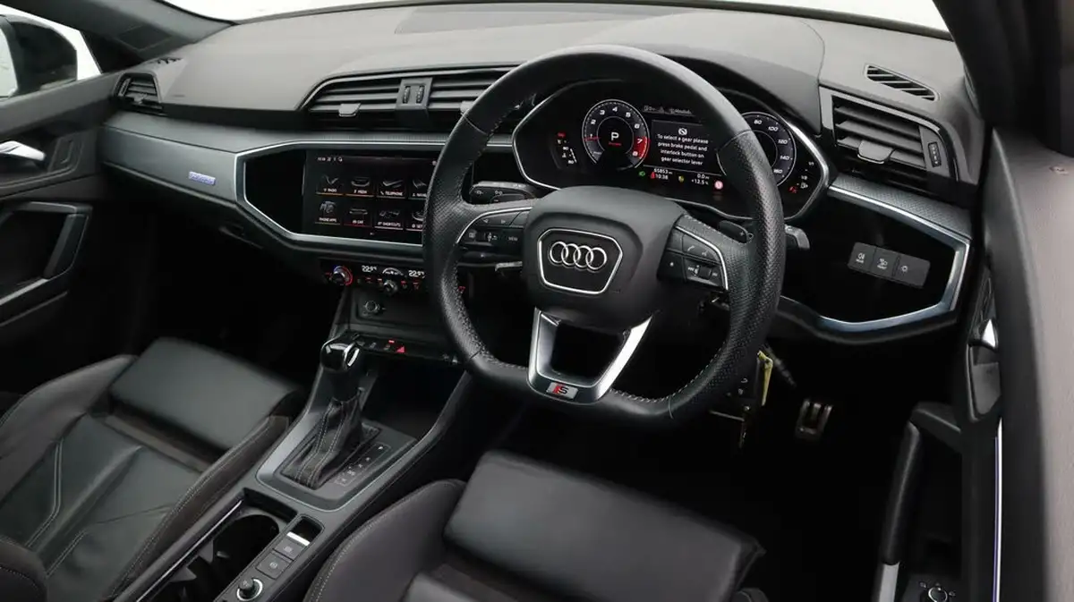2020-audi-q3-20-45-tfsi-edition-1-sportback-big-9