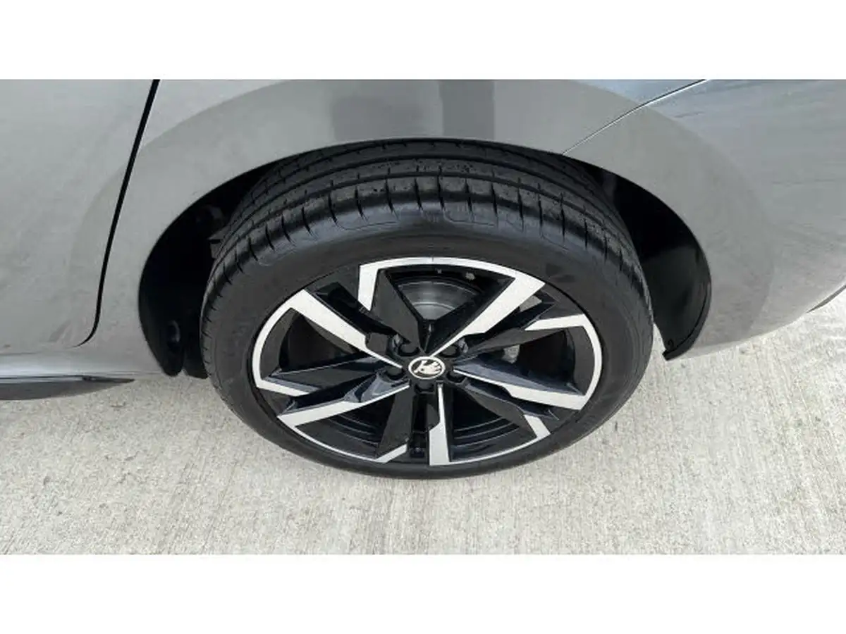 2024-skoda-kamiq-15-tsi-monte-carlo-dsg-big-36