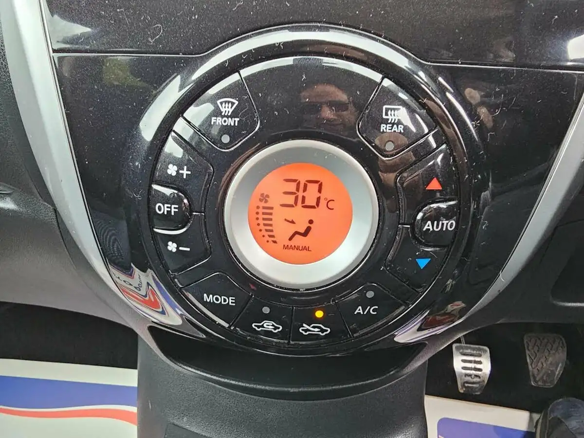 2014-nissan-note-15dci-acenta-premium-style-pack-big-24