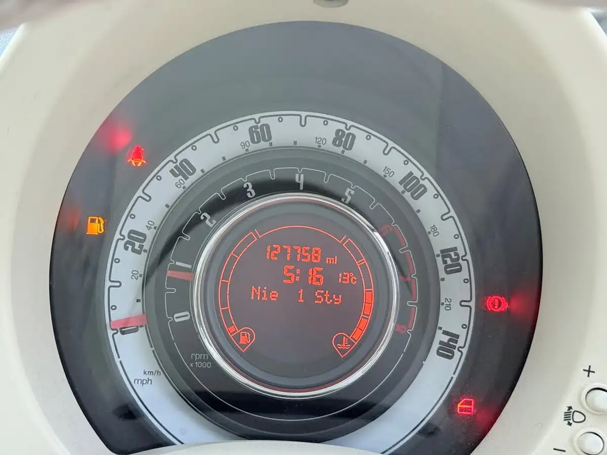 2011-fiat-500-12-lounge-big-37