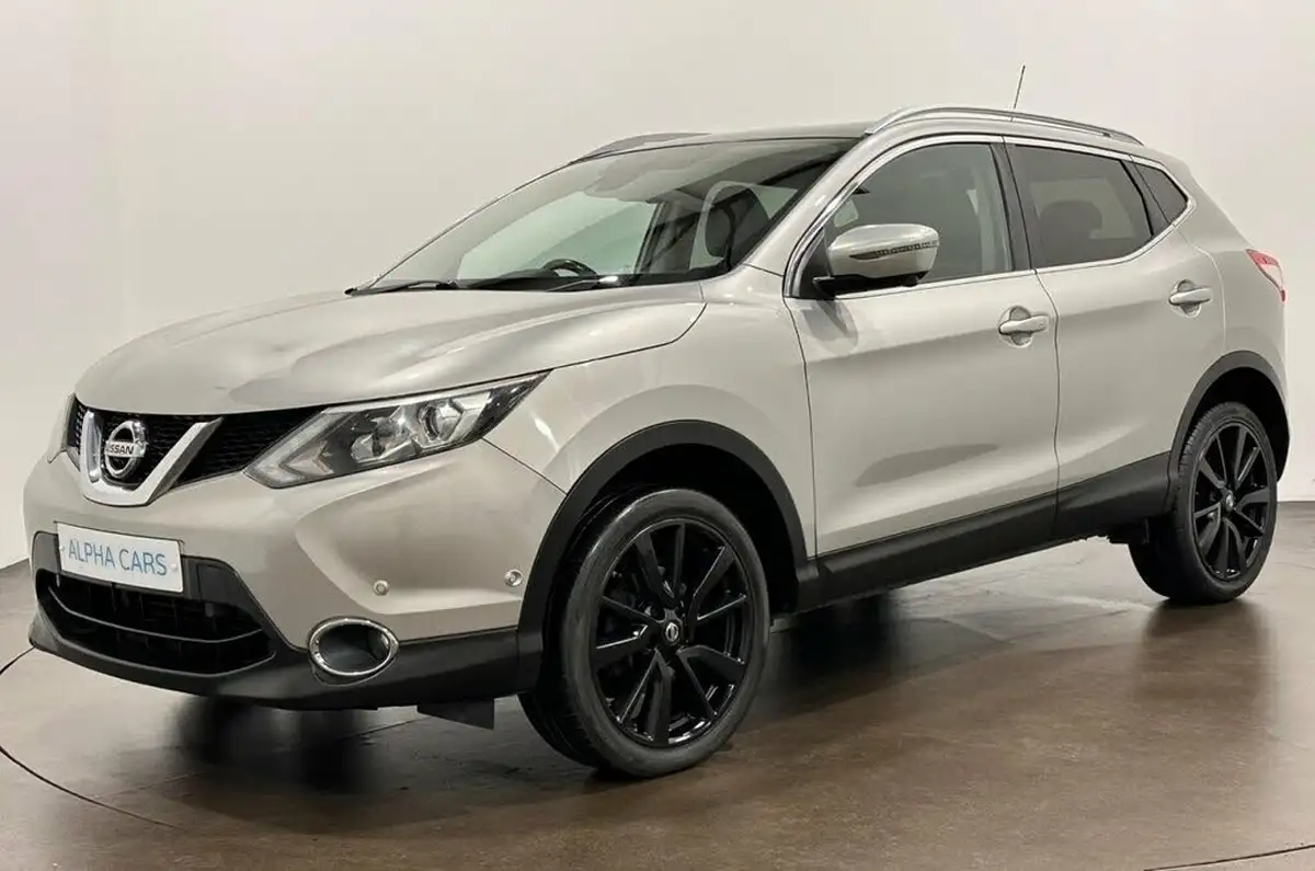2015-nissan-qashqai-16dci-tekna-big-1