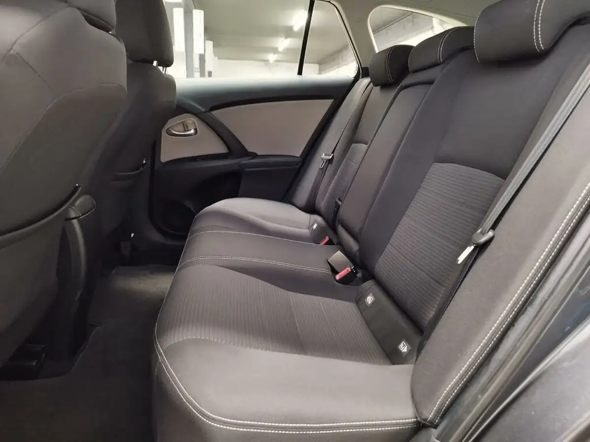 2015-toyota-avensis-16d-4d-business-edition-touring-sports-5d-big-27