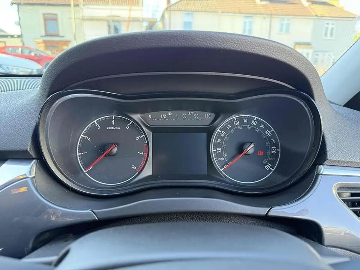 2015-vauxhall-corsa-14i-energy-ac-90ps-ecoflex-3d-1398cc-big-17