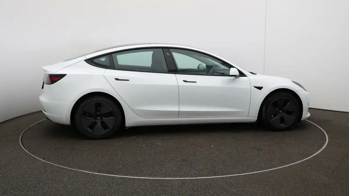 2021-tesla-model-3-e-long-range-awd-big-8