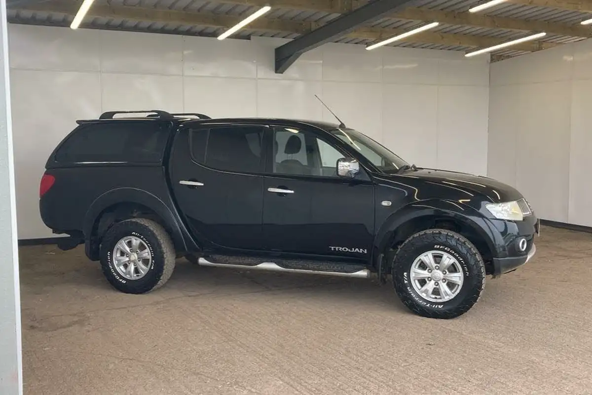 2013-mitsubishi-l200-25td-trojan-big-5