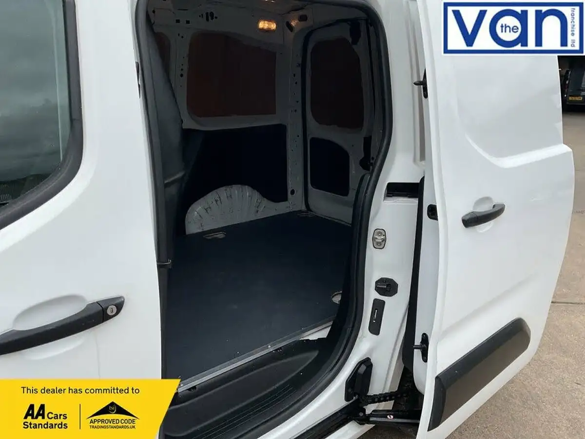2019-citroen-berlingo-16bluehdi-650-x-panel-big-10