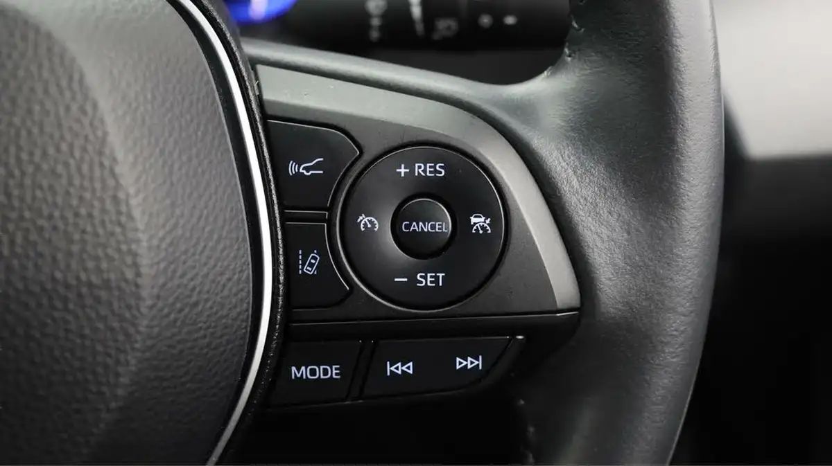 2022-toyota-corolla-18-vvt-i-icon-tech-trk-hatchback-5d-big-21