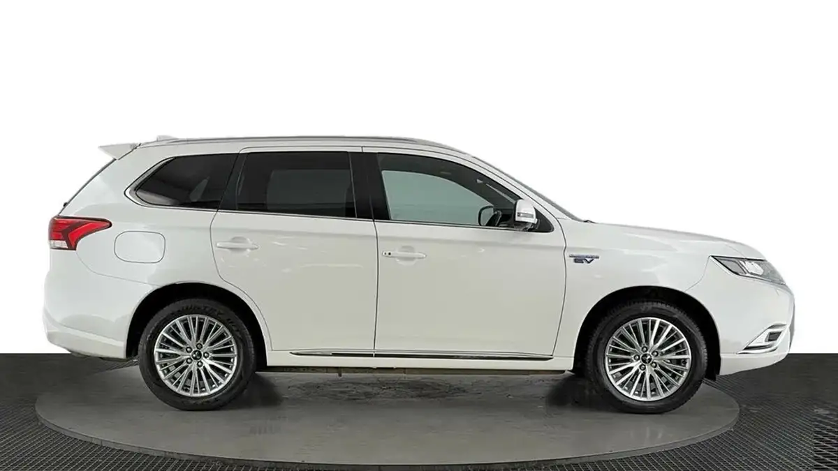 2019-mitsubishi-outlander-24-4h-phev-big-2