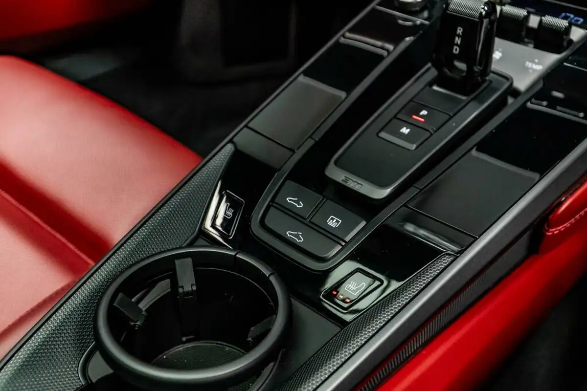 2021-porsche-911-30-carrera-4-coupe-big-35