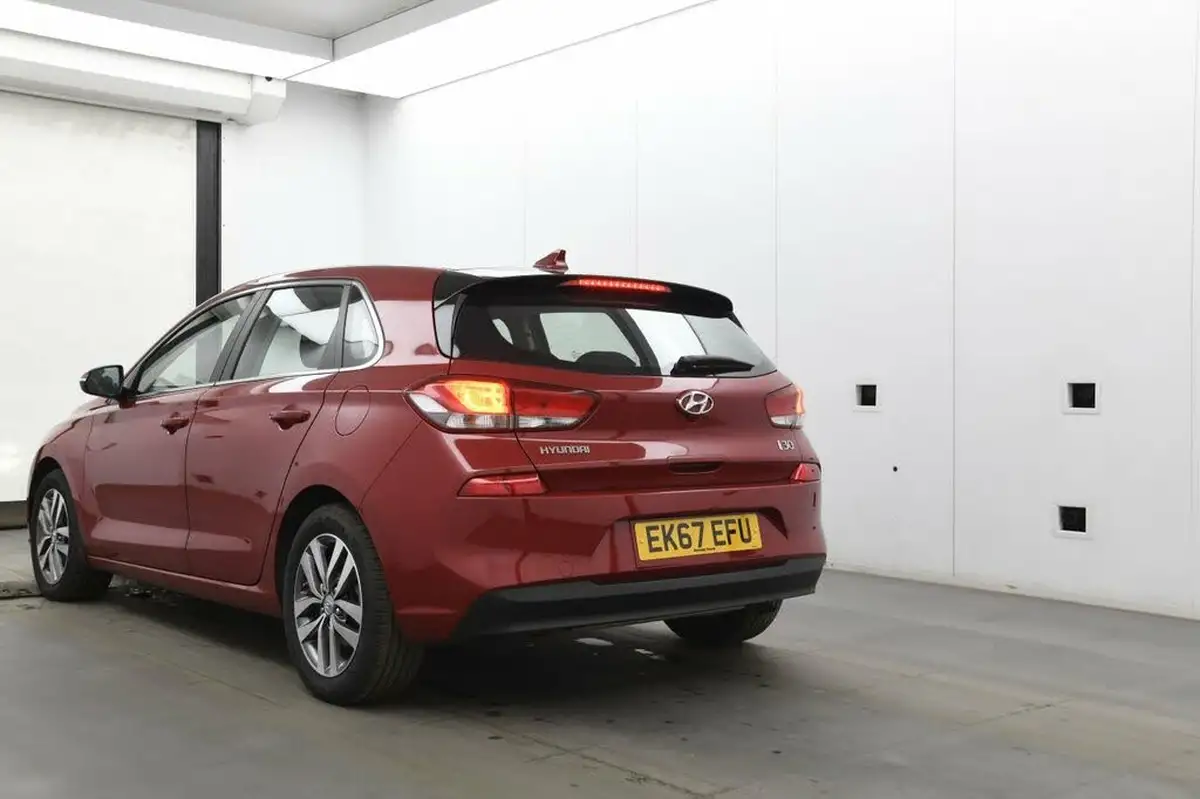2017-hyundai-i30-10-t-gdi-se-nav-blue-drive-hatchback-big-8