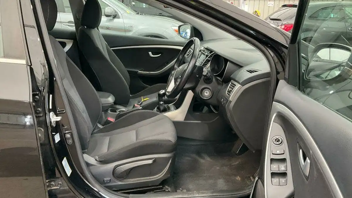 2016-hyundai-i30-14-se-blue-drive-big-17