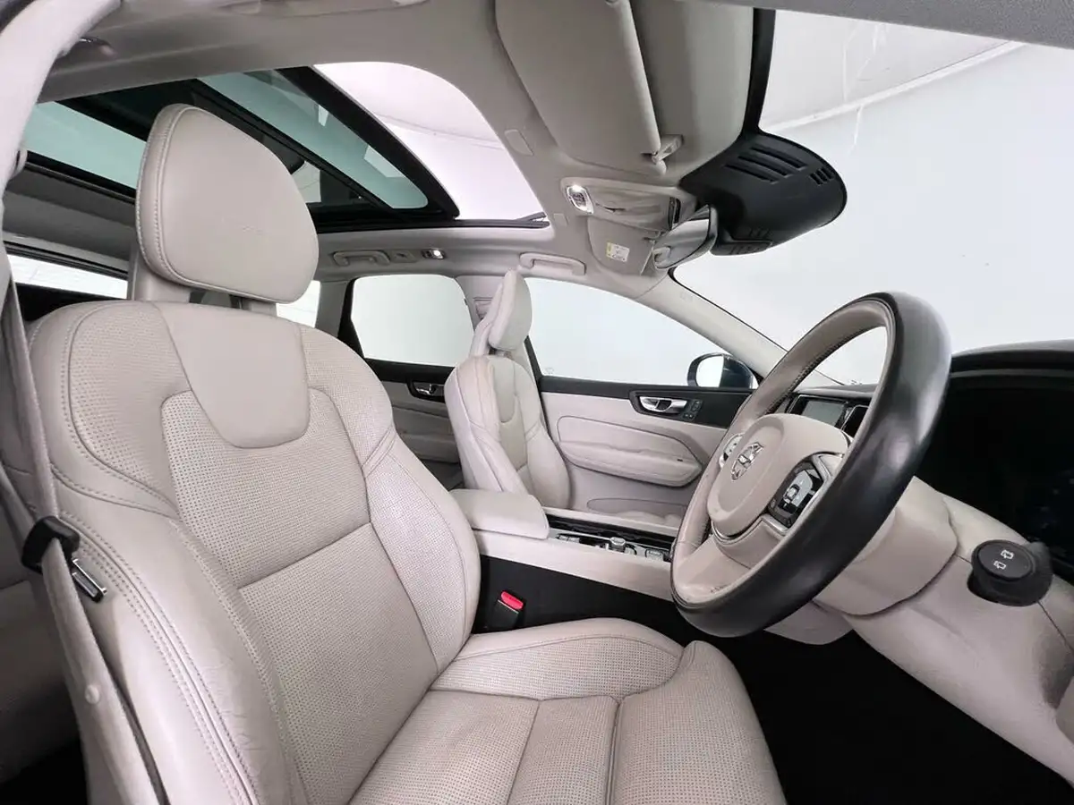 2018-volvo-xc60-20-t8-inscription-pro-390bhp-twin-engine-big-13