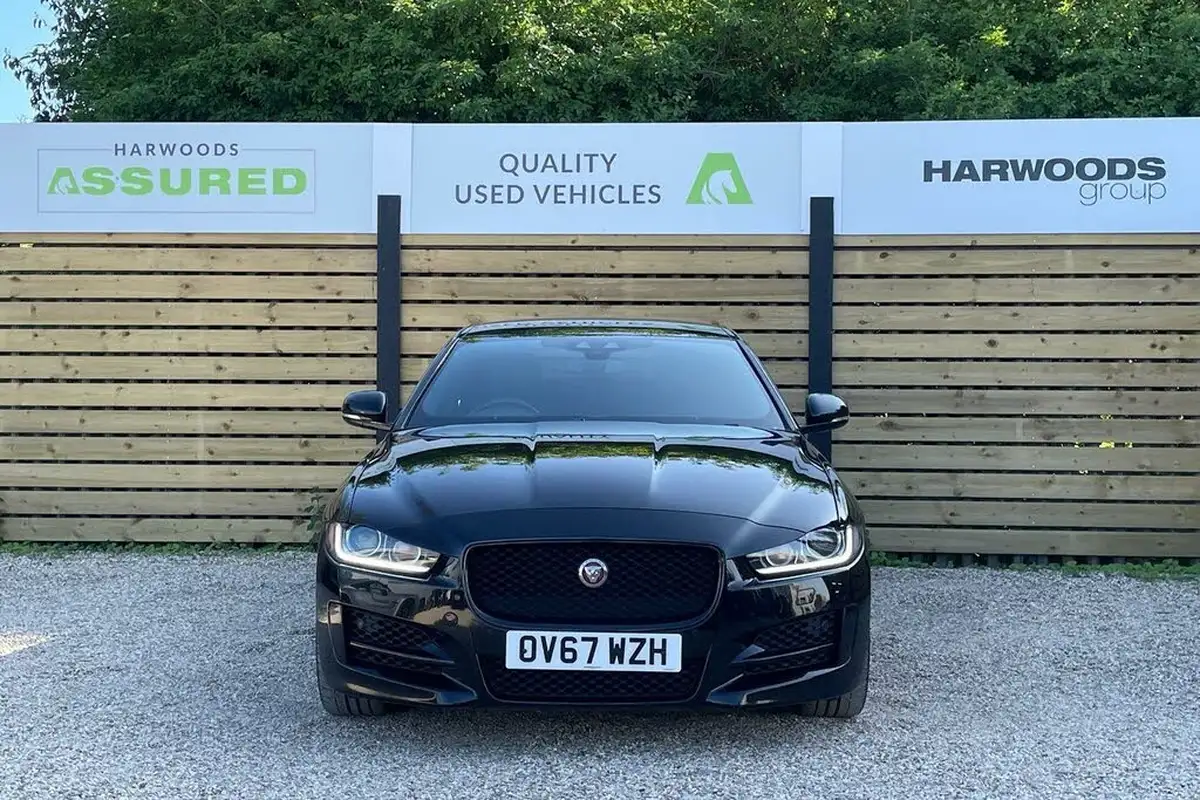 2018-jaguar-xe-20i-r-sport-249ps-1998cc-big-12