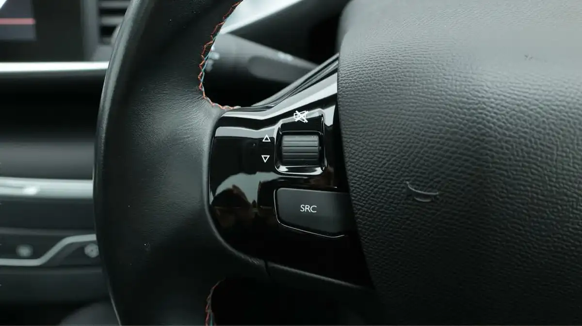 2020-peugeot-308-12-puretech-tech-edition-big-25