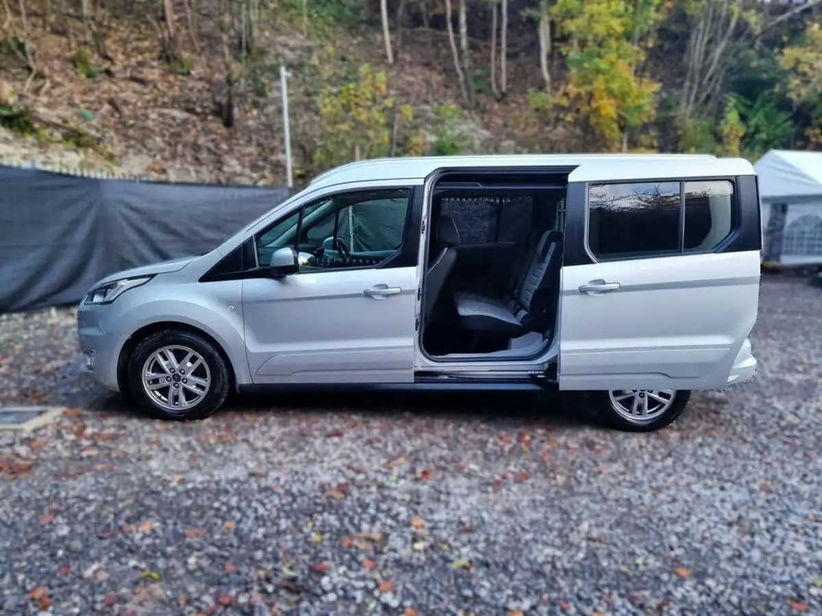 2019-ford-grand-tourneo-connect-15-titanium-big-12