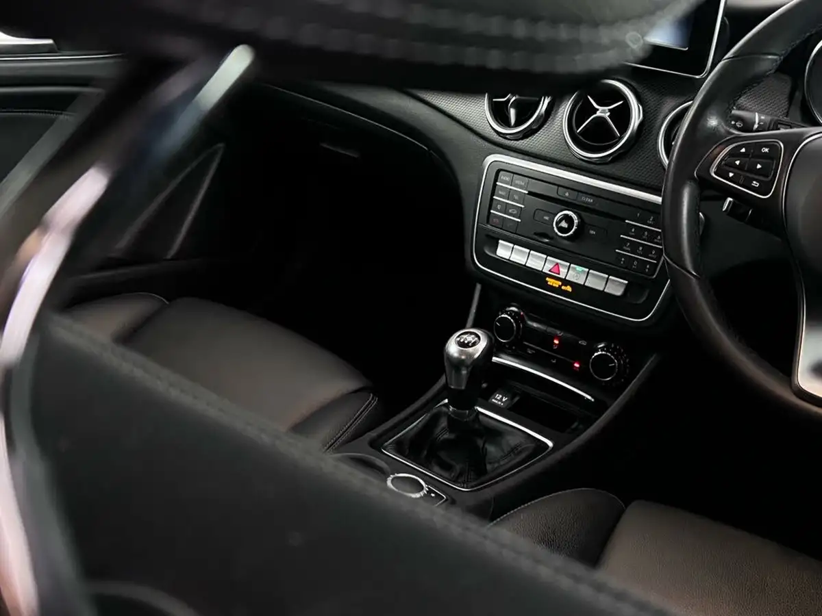 2018-mercedes-benz-gla-class-16-gla-200-se-154bhp-big-37