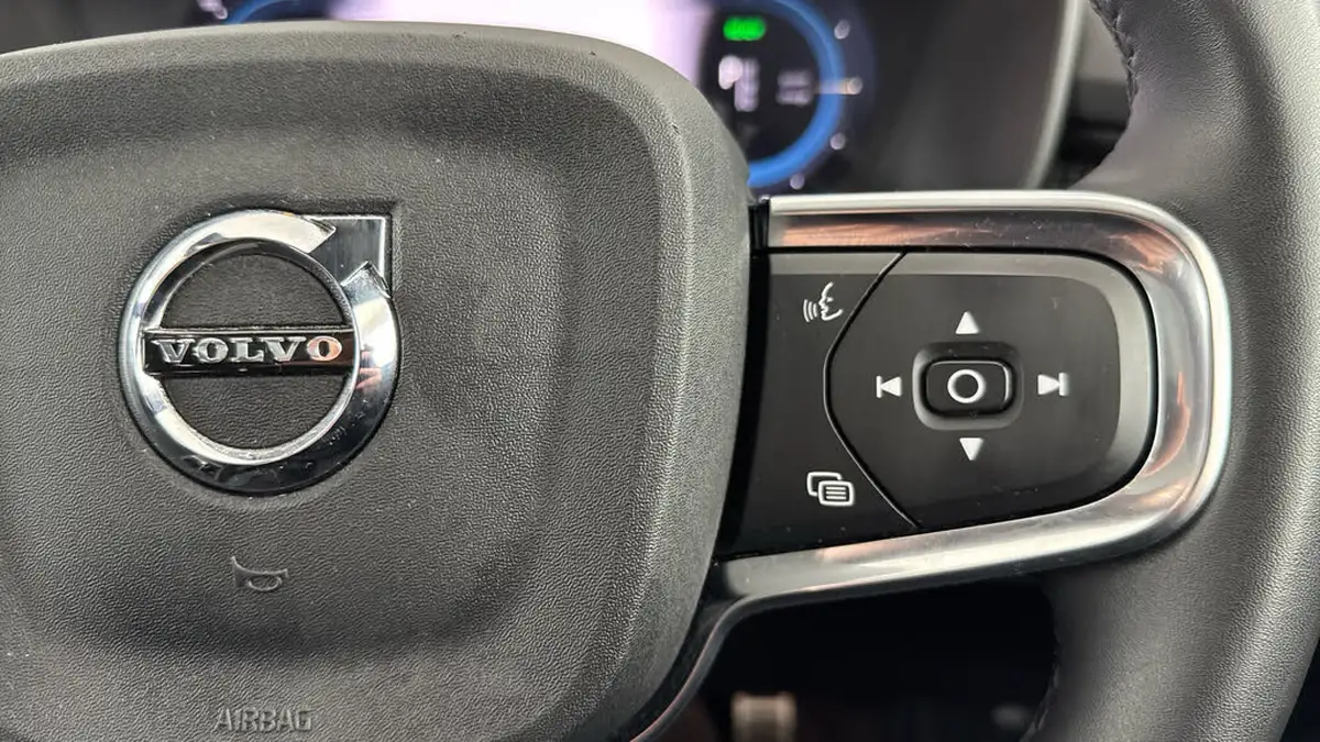 2022-volvo-c40-e-twin-recharge-pro-big-19