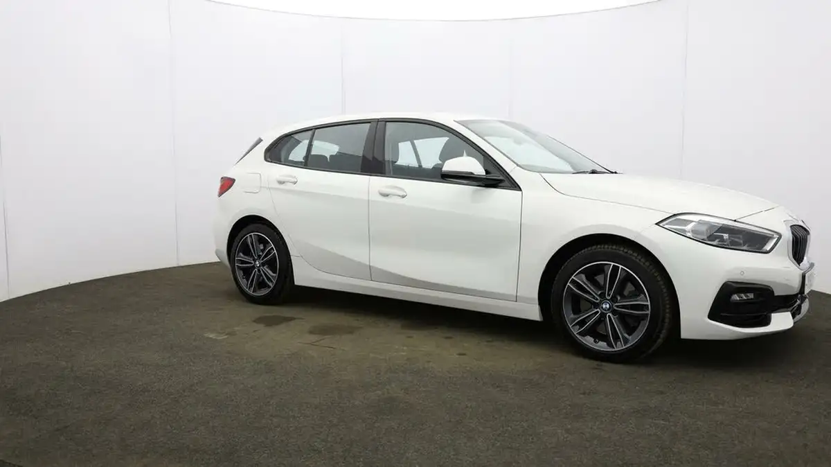 2021-bmw-1-series-20td-120d-xdrive-sport-lcp-big-48