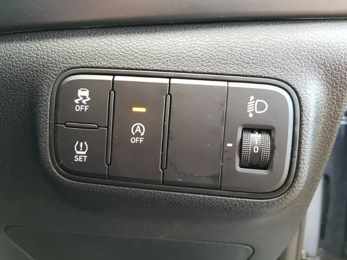 2024-hyundai-i20-10-t-gdi-advance-big-13
