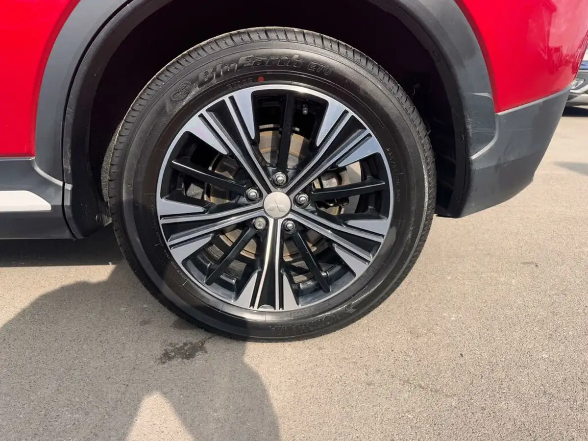 2019-mitsubishi-eclipse-cross-15-4-auto-big-39