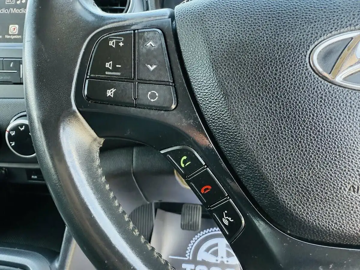 2019-hyundai-i10-10-play-big-16