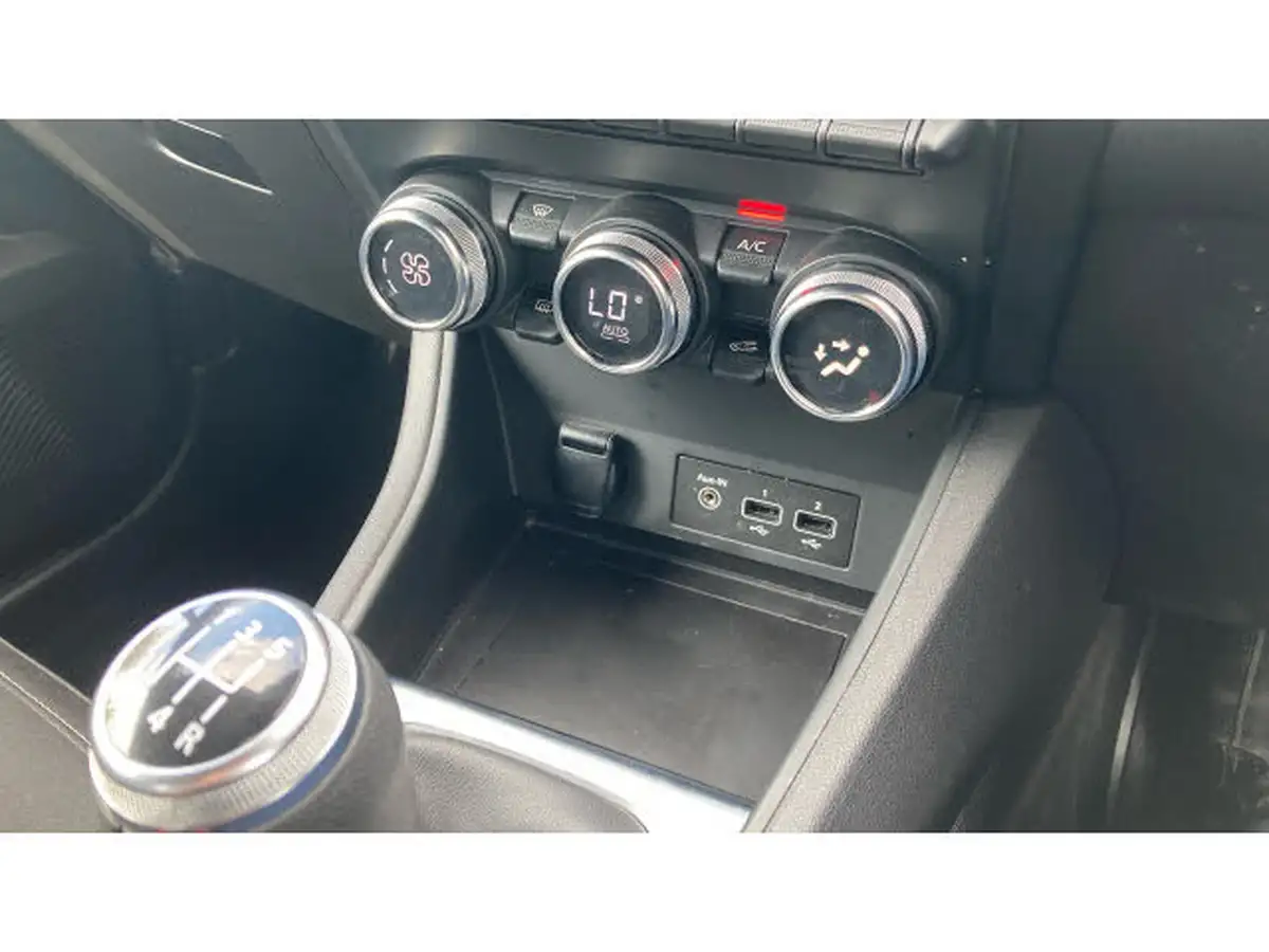2020-renault-captur-10-tce-iconic-100bhp-big-32