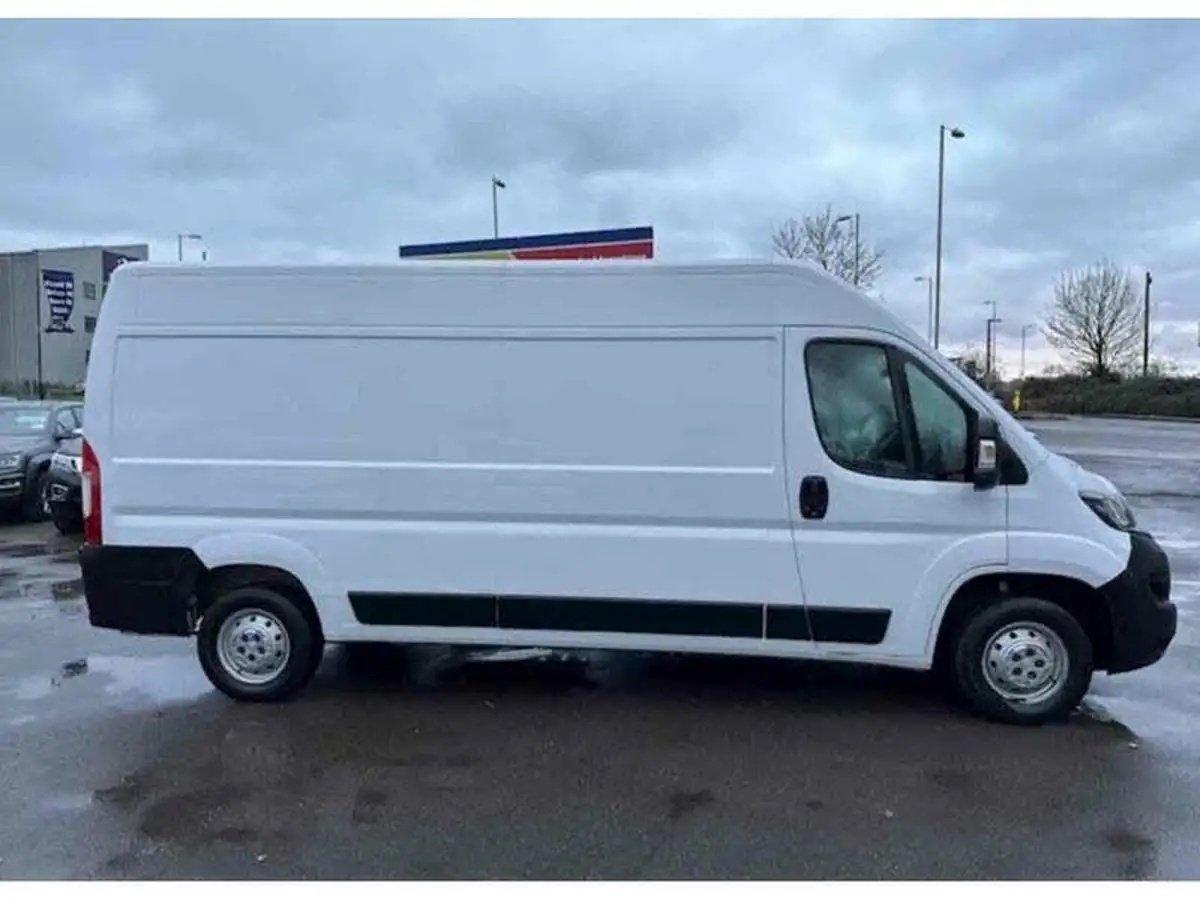 2021-peugeot-boxer-22-bluehdi-professional-335-l3-h2-140bhpeu6dt-panel-big-2