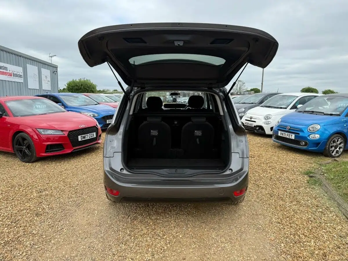 2021-citroen-grand-c4-spacetourer-12-puretech-sense-big-10
