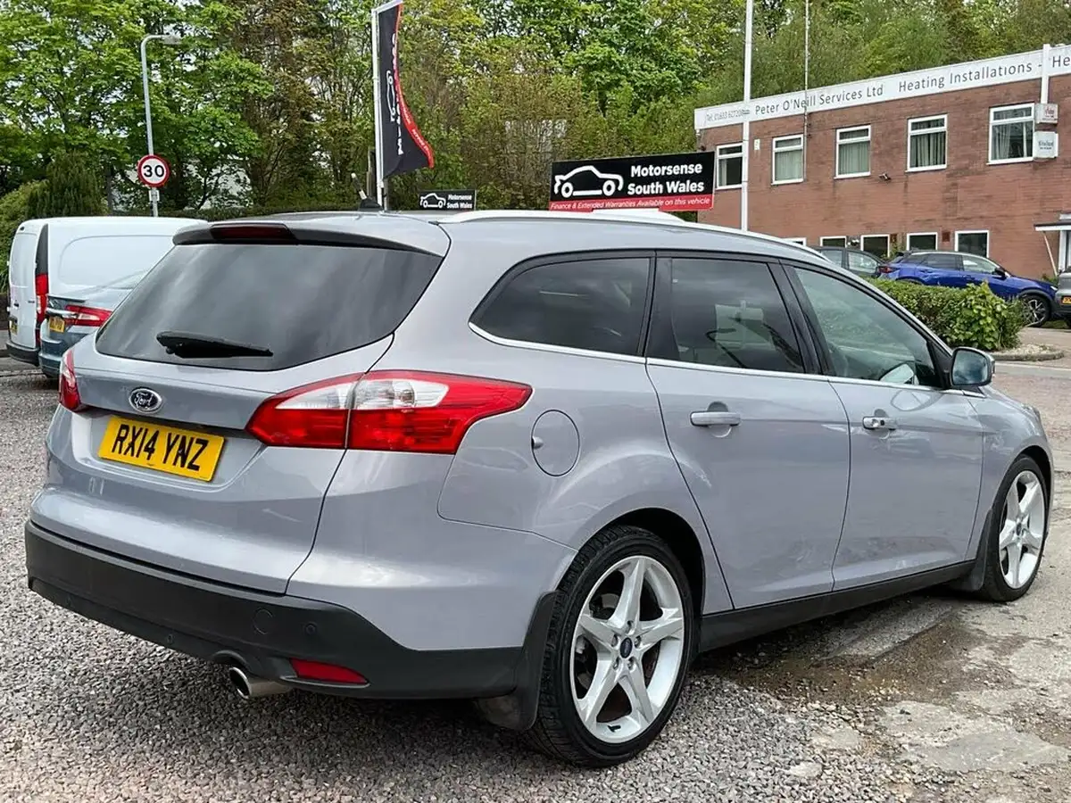 2013-ford-focus-20td-titanium-x-estate-powershift-big-4