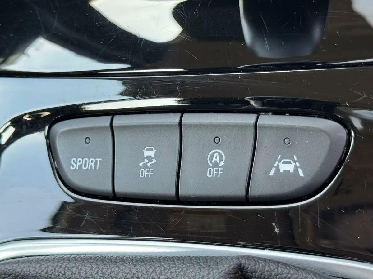 2019-vauxhall-astra-14i-16v-turbo-sri-nav-ss-hatchback-big-17