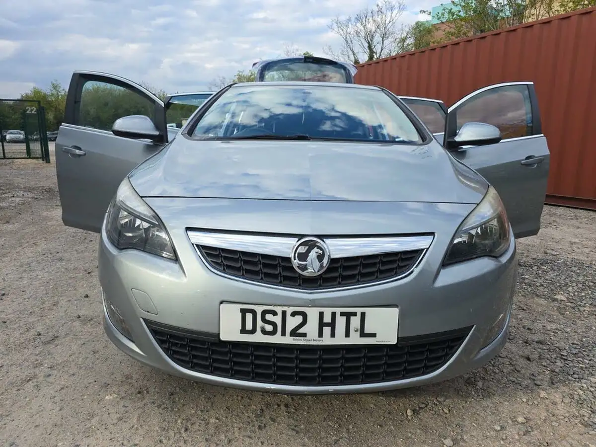 2012-vauxhall-astra-16-sri-vvt-16v-115ps-hatchback-5d-big-7