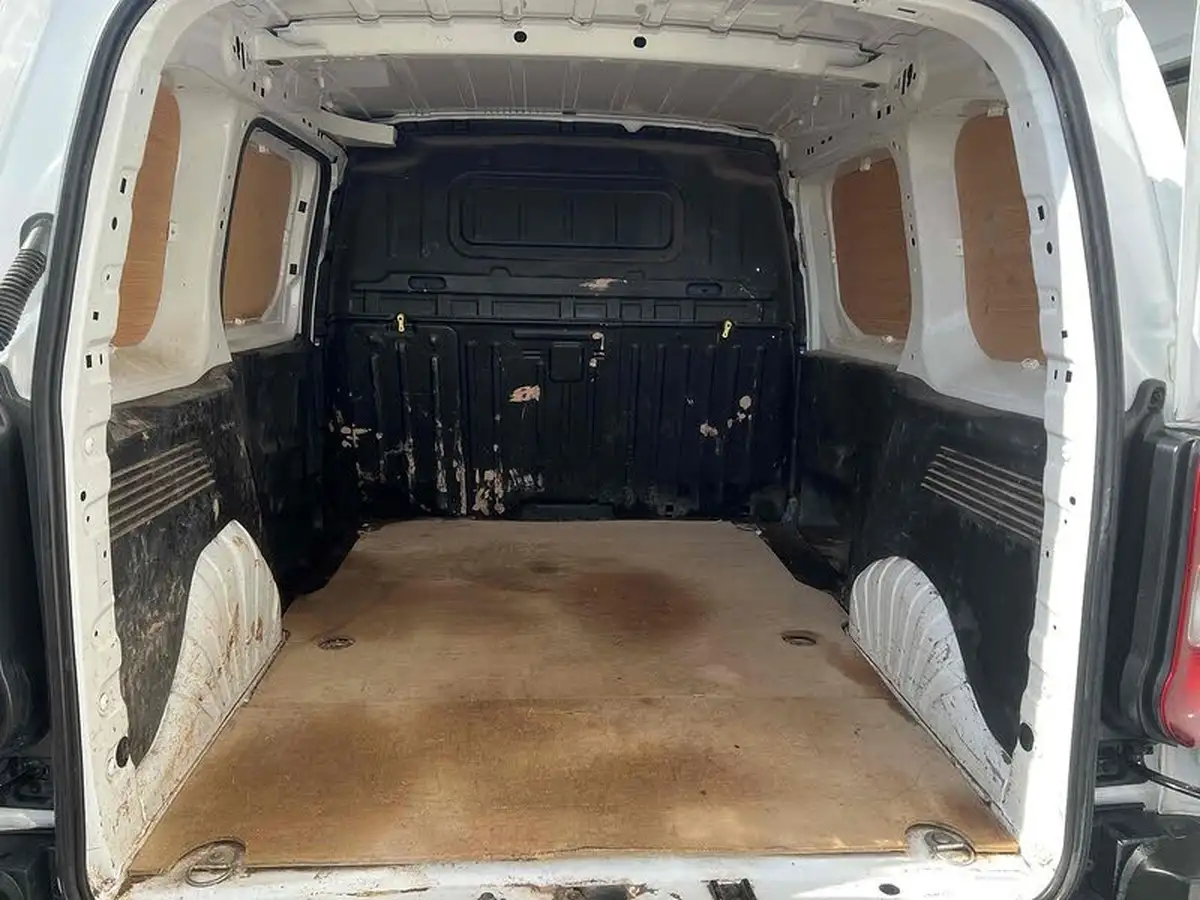 2021-peugeot-partner-15-bluehdi-1000-professional-100ps-eu6dt-panel-big-3