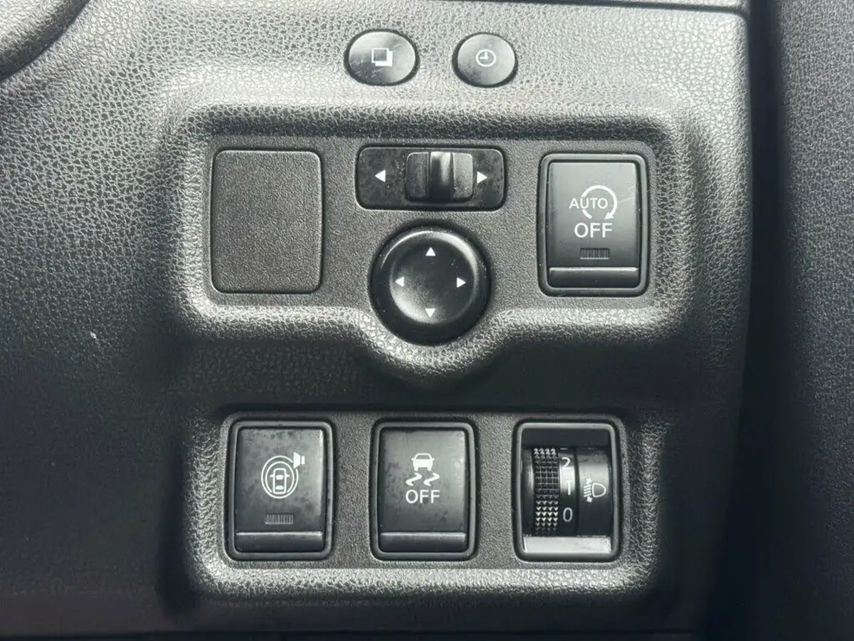 2014-nissan-note-15dci-tekna-big-24
