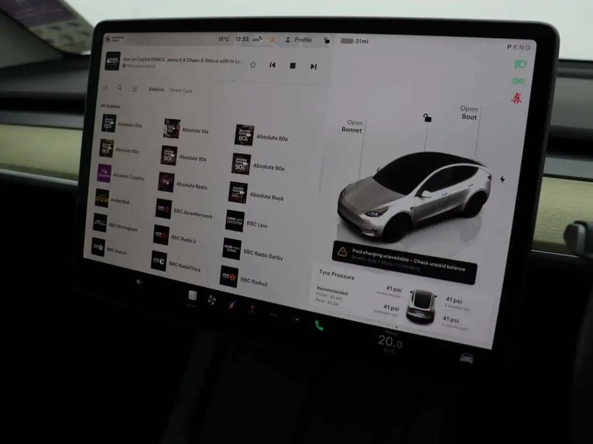 2023-tesla-model-y-e-rwd-big-12