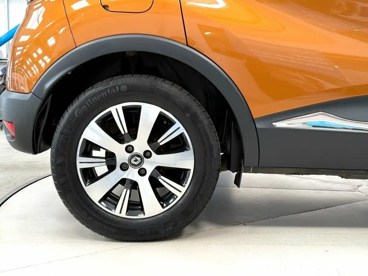 2018-renault-captur-09-tce-play-big-14