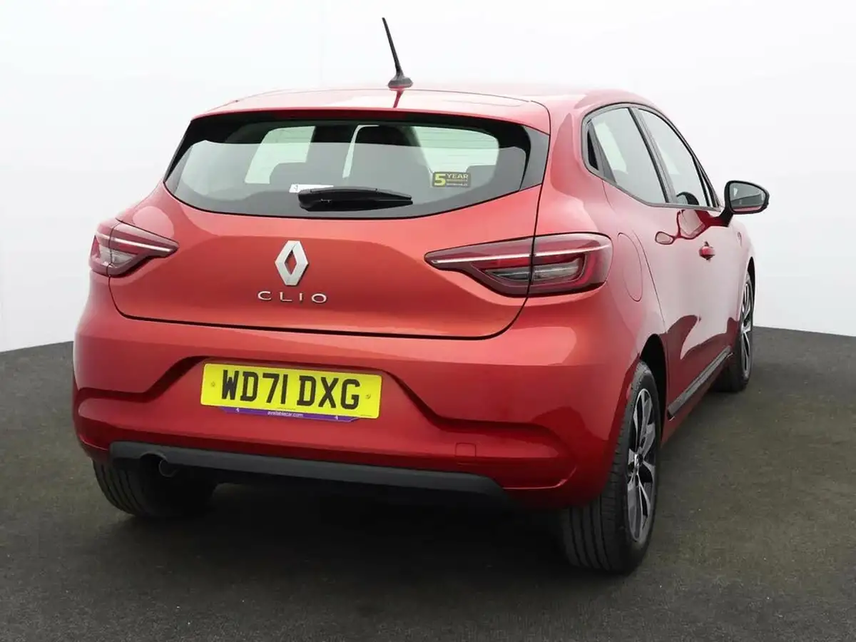 2022-renault-clio-10-tce-iconic-edition-big-4