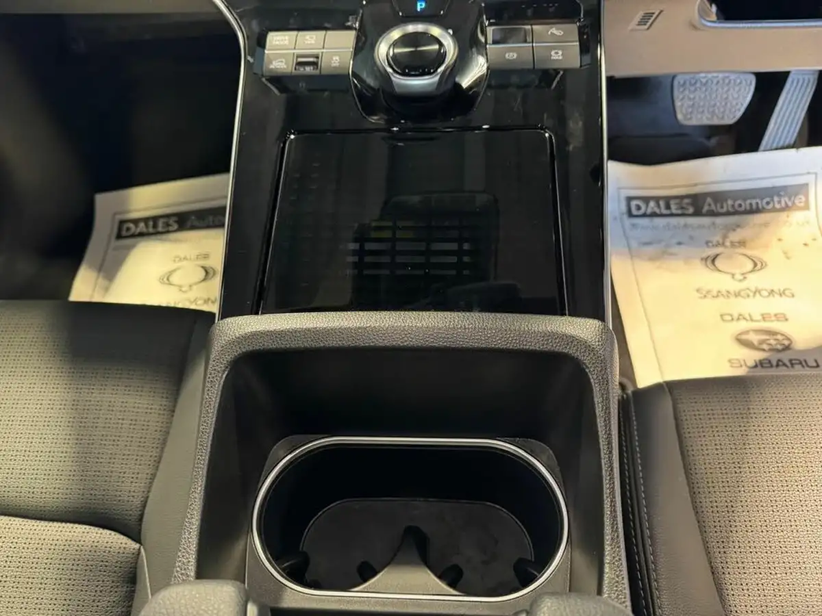 2023-subaru-solterra-e-touring-big-21