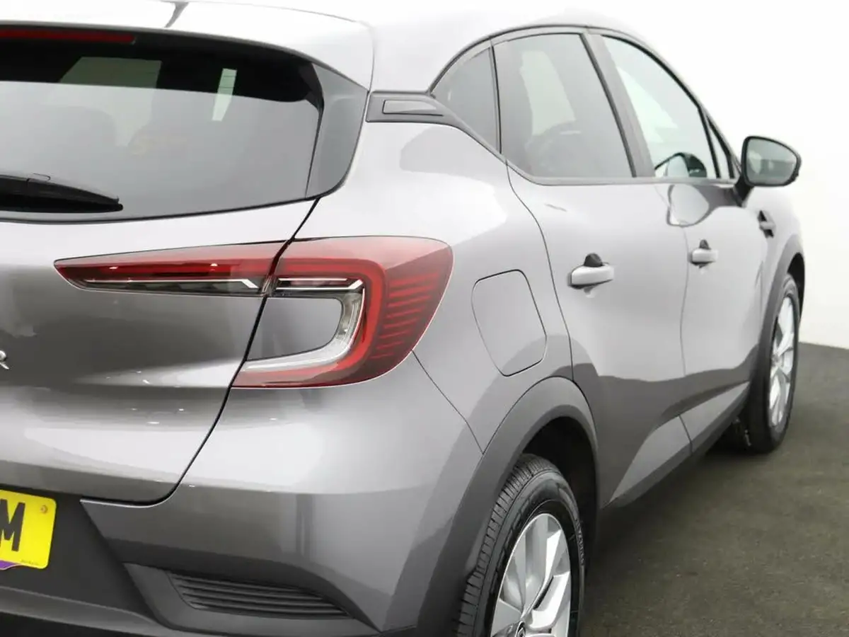 2021-renault-captur-13-tce-iconic-edition-big-44