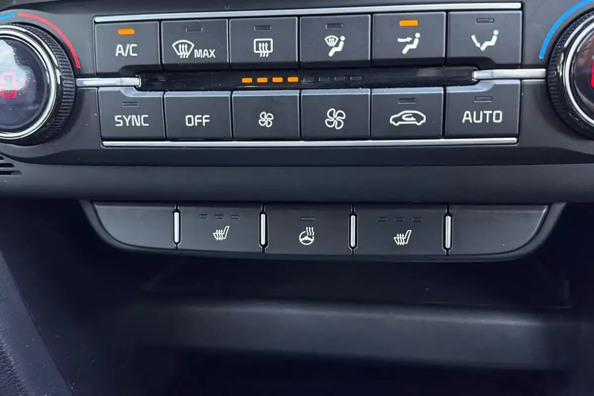 2024-kia-ceed-15-t-gdi-gt-line-138bhp-big-49